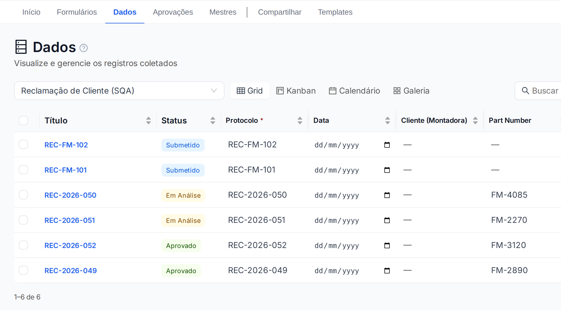 Registros de um formulário de reclamação de cliente em grade